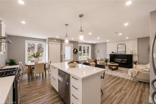 86 Carlyle Dr, Kitchener, ON, N2P1P5 | Card Image