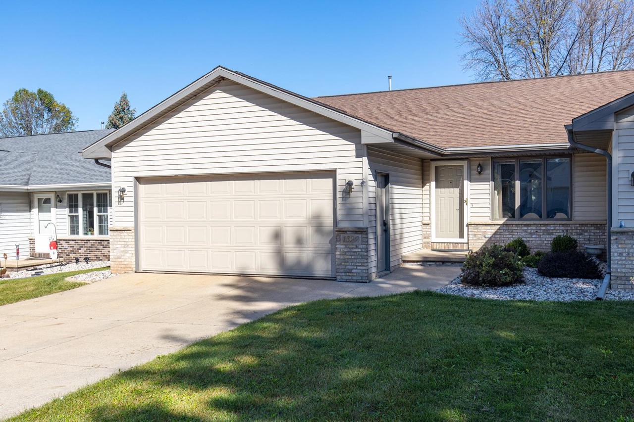 W Weiland LA , Appleton, WI 54914