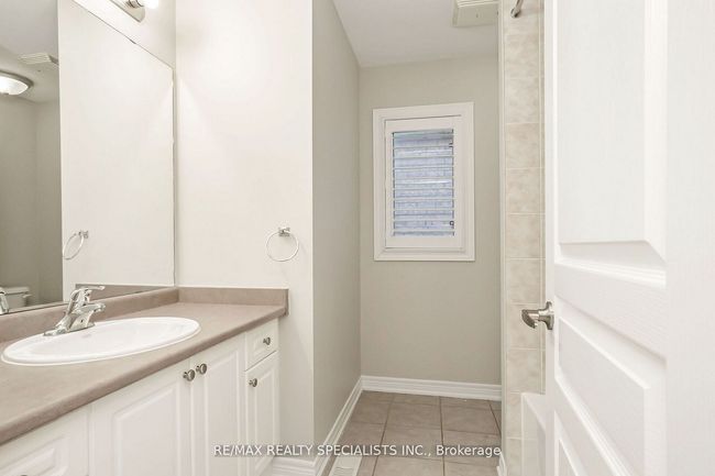 40 Begonia Cres, House attached with 3 bedrooms, 3 bathrooms and 2 parking in Brampton ON | Image 15