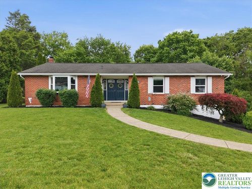 9 Stonecroft Dr, EASTON, PA, 18045-2812 | Card Image