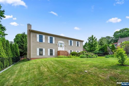 127 Clark Ave, Old Tappan, NJ, 07675-7401 | Card Image