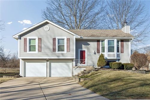 900 Shiloh Ct, Liberty, MO, 64068-9468 | Card Image