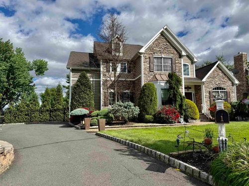 1 Hartman Ct, Clark, NJ, 07066-2500 | Card Image