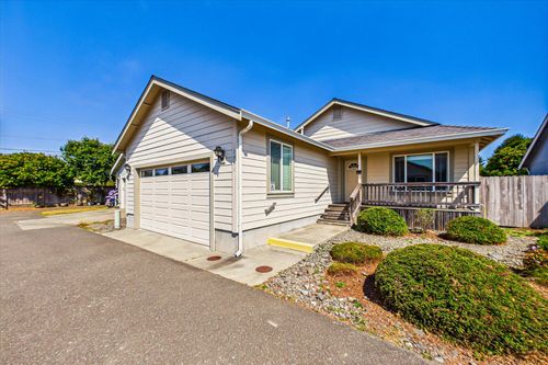 1938 Elmwood Pl, Mckinleyville, CA, 95519-7138 | Card Image