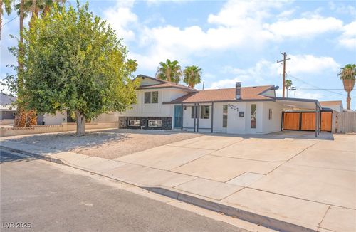 5201 Champions Ave, Las Vegas, NV, 89142-2552 | Card Image