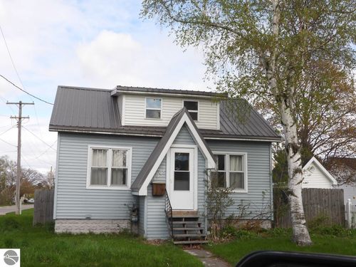 1001 Augusta St, Sault Sainte Marie, MI, 49783-3009 | Card Image