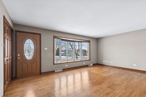 10506 S Michael Dr, Palos Hills, IL, 60465-1907 | Card Image