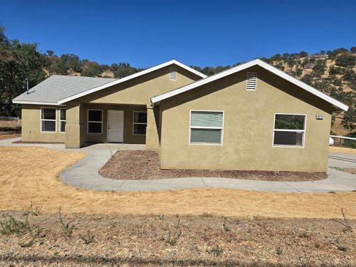 46719 Creekside Rd, Squaw Valley, CA, 93675-9619 | Card Image