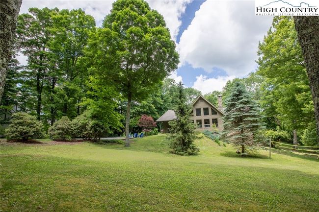 126 Rock Ledge Ln, House other with 5 bedrooms, 5 bathrooms and null parking in Sugar Mountain NC | Image 32