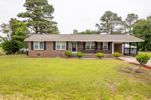 122 W Pine Forest Rd, Mount Olive, NC, 28365-8327 | Card Image