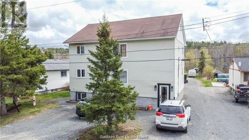 1663 Wendy St, Val Caron, ON, P3N1L9 | Card Image