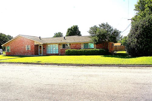 1100 N Lamb St, Bowie, TX, 76230-3105 | Card Image