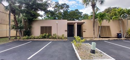 6742 Kingsmoor Way, Miami Lakes, FL, 33014-6520 | Card Image