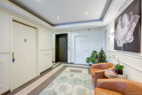 apt-4c-135-46 Grand Central Pkwy, Briarwood, NY, 11435-1088 | Card Image