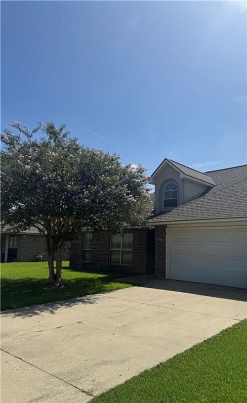 5260 Cicero Dr, Darrow, LA, 70725-2523 | Card Image