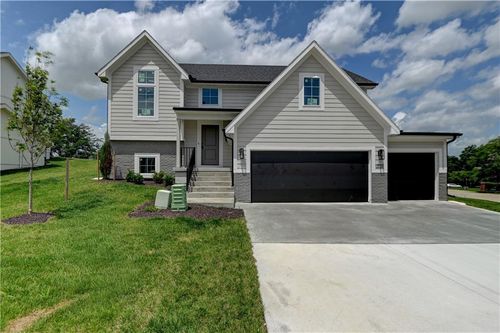 6400 E 98th Ct, Kansas City, MO, 64134 | Card Image