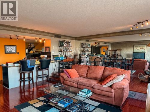 1807-380 Pelissier St, Windsor, ON, N9A6V7 | Card Image