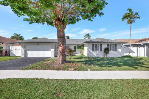 1911 Nw 40th Ct, Oakland Park, FL, 33309-4421 | Card Image