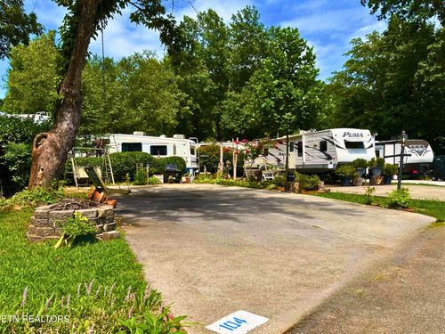 104 Highway 73, Townsend, TN, 37882 | Card Image