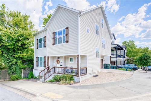 925 W Eagle St, Fayetteville, AR, 72701-1876 | Card Image