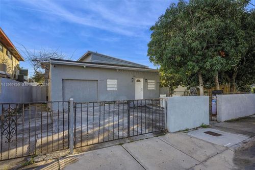 2104 Nw 1st Ter, Miami, FL, 33125 | Card Image