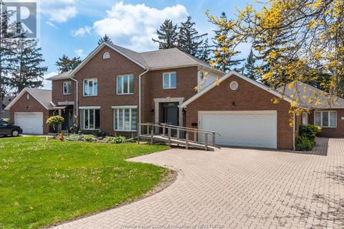 2-2935 Mckay Ave, Windsor, ON, N9E2R1 | Card Image