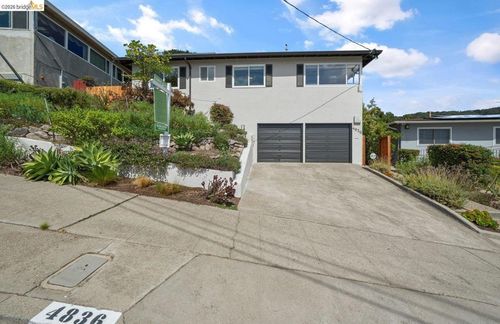 4836 Reinhardt Dr, Oakland, CA, 94619-2950 | Card Image