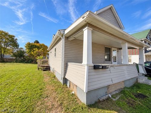140 14th St Nw, Barberton, OH, 44203-7019 | Card Image