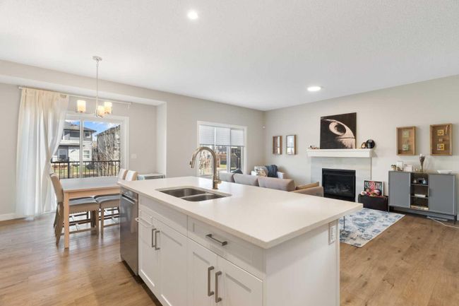 84 Walgrove Terrace Se, Home with 3 bedrooms, 2 bathrooms and 4 parking in Calgary AB | Image 7