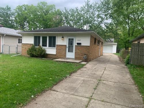 9167 Groschner St, Taylor, MI, 48180-7206 | Card Image