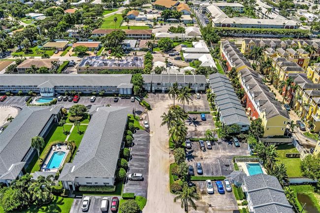 4107 Ne 21 St Ter, Townhouse with 1 bedrooms, 2 bathrooms and null parking in Lighthouse Point FL | Image 35