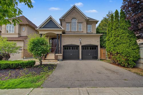 8 Yemina Gate, Maple, ON, L6A0G9 | Card Image