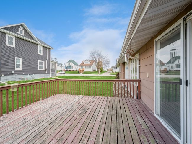 301 1 St St, House other with 3 bedrooms, 4 bathrooms and null parking in Shellsburg IA | Image 29