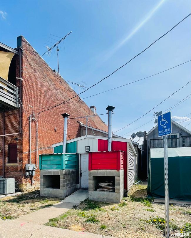 208 Main Ave, Home with 0 bedrooms, 0 bathrooms and null parking in Clinton IA | Image 6
