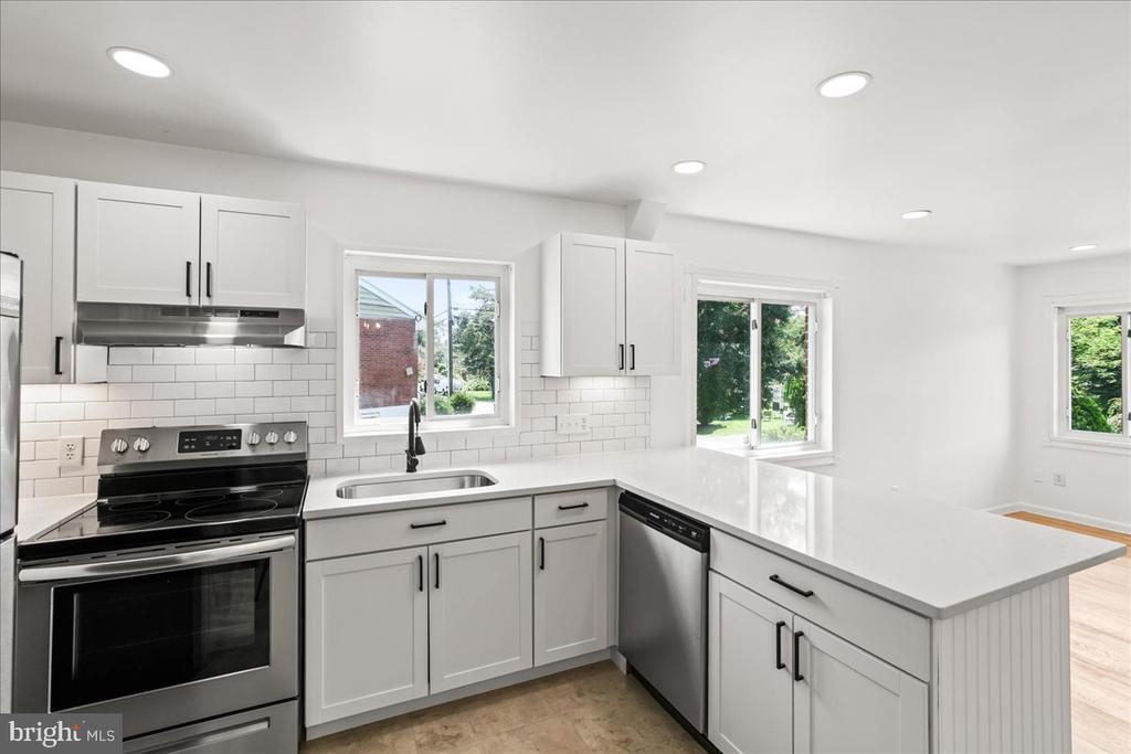 Residential in WOODBRIDGE 5