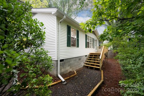 77 Baker Ave, Asheville, NC, 28806-3500 | Card Image