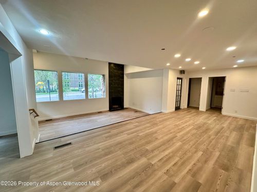 101-420 W Main Street, Aspen, CO, 81611 | Card Image