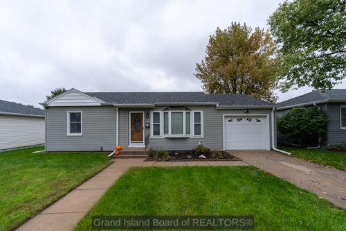 110 E 18th St., Grand Island, NE, 68801 | Card Image