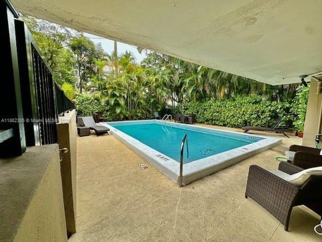 APT-207 - 110 Salamanca Ave, Condo with 2 bedrooms, 2 bathrooms and null parking in Coral Gables FL | Image 9