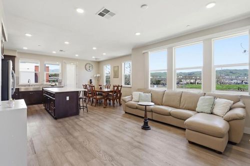 1607 Centre Pointe Dr, Milpitas, CA, 95035-3858 | Card Image