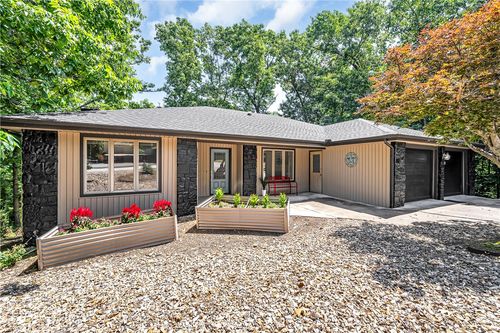 8 Brucker Dr, Bella Vista, AR, 72715-4945 | Card Image