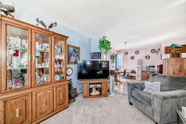 31 Martinridge Grove Ne, House other with 4 bedrooms, 2 bathrooms and 2 parking in Calgary AB | Image 9