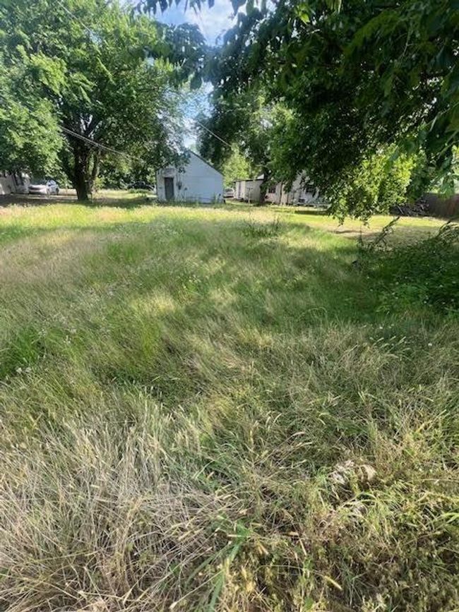 303 Grove St, House other with 2 bedrooms, 1 bathrooms and null parking in Perry OK | Image 13