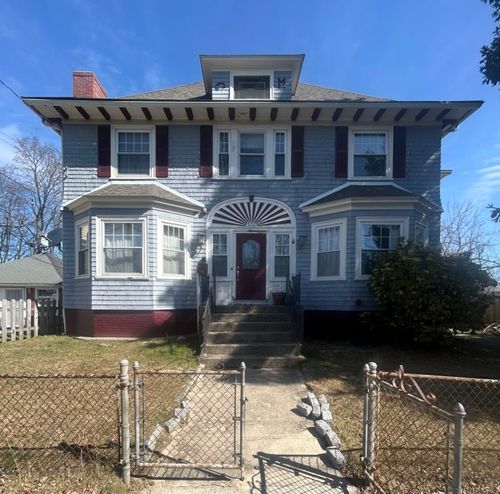 172 Central Ave, East Providence, RI, 02914-3532 | Card Image