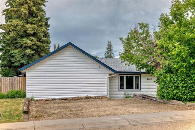 4623 48 Street, House detached with 3 bedrooms, 1 bathrooms and 1 parking in Sylvan Lake AB | Image 1