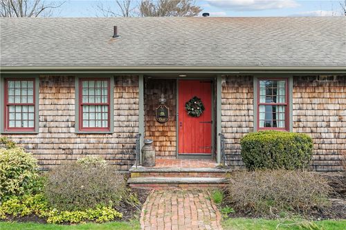 1 Pine Ln, Warren, RI, 02885-1110 | Card Image