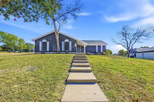 101 Park Trail Pl, Joshua, TX, 76058-6108 | Card Image