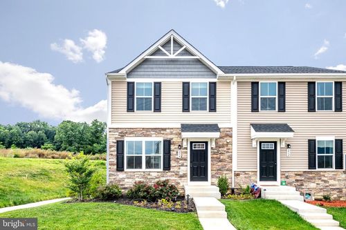 214 Spring Pl, STRASBURG, VA, 22657-4375 | Card Image