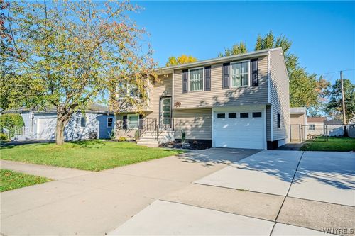 54 Madeira Dr, Depew, NY, 14043-4711 | Card Image