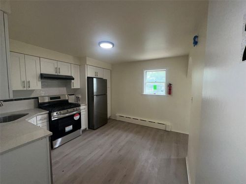 2-100 Earle Ave, Lynbrook, NY, 11563-3628 | Card Image